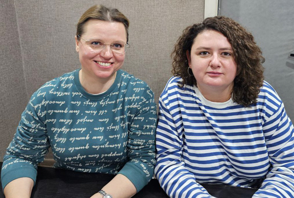 ����� ����